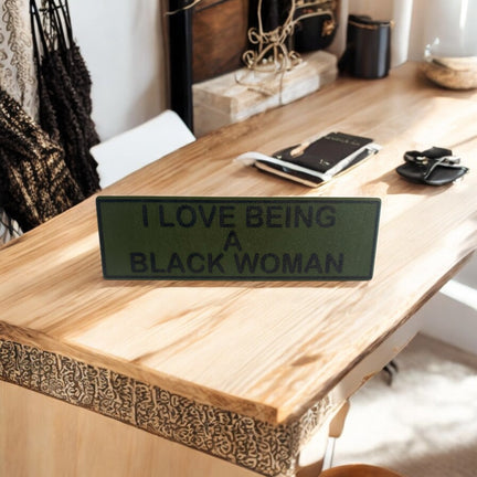 It Girl  Nameplates